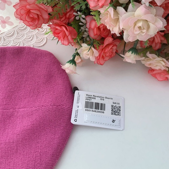 Lululemon Warm Revelation Beanie World market - Picture 7 of 8